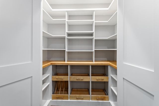 2208 Spring Oak Lane, Orange, TX 77632