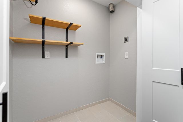 2208 Spring Oak Lane, Orange, TX 77632