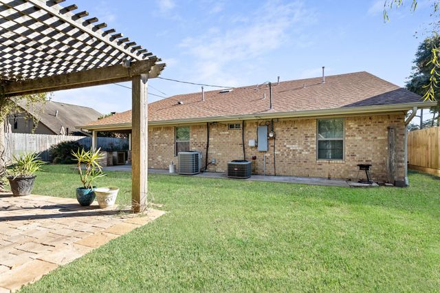 2208 Spring Oak Lane, Orange, TX 77632