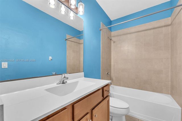 207 SE 37th Pl, Homestead, FL 33033