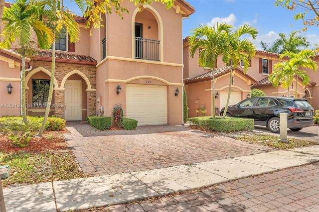 207 SE 37th Pl, Homestead, FL 33033