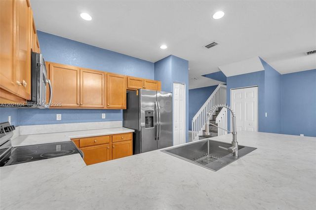207 SE 37th Pl, Homestead, FL 33033