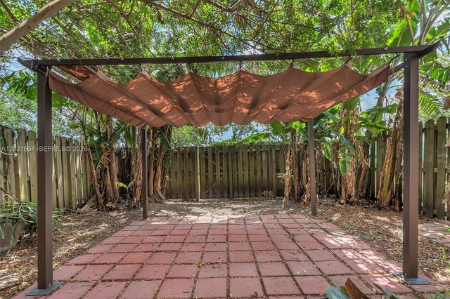 207 SE 37th Pl, Homestead, FL 33033