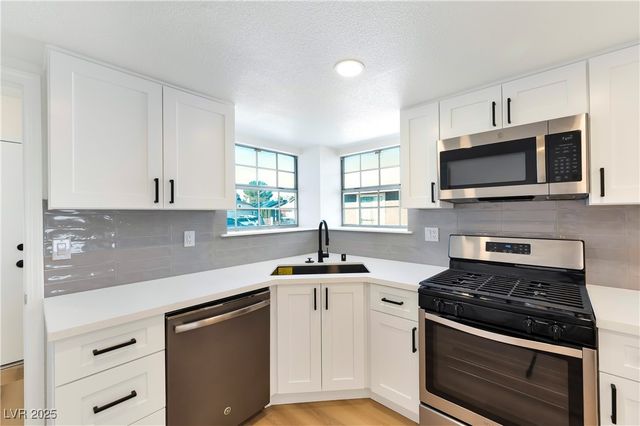 2332 Valley Drive, Las Vegas, NV 89108