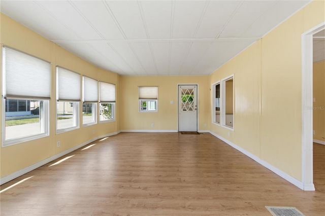 808 53RD AVENUE E 246, Bradenton, FL 34203