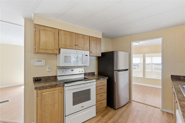 808 53RD AVENUE E 246, Bradenton, FL 34203