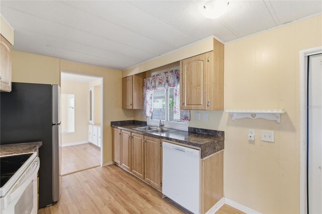 808 53RD AVENUE E 246, Bradenton, FL 34203