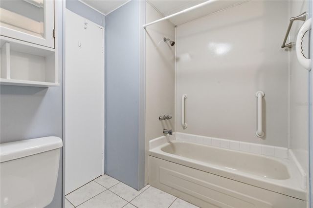 808 53RD AVENUE E 246, Bradenton, FL 34203