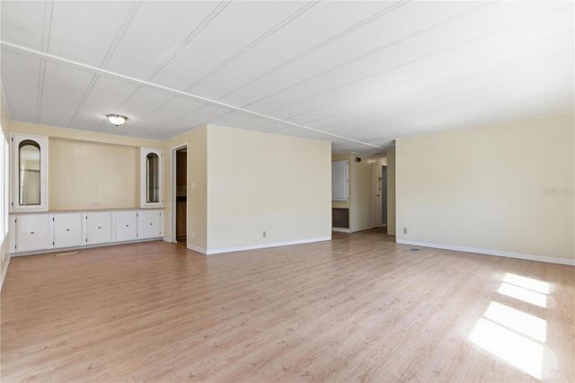 808 53RD AVENUE E 246, Bradenton, FL 34203