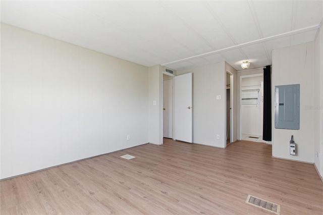 808 53RD AVENUE E 246, Bradenton, FL 34203