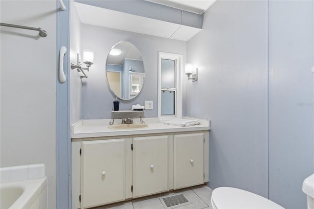 808 53RD AVENUE E 246, Bradenton, FL 34203