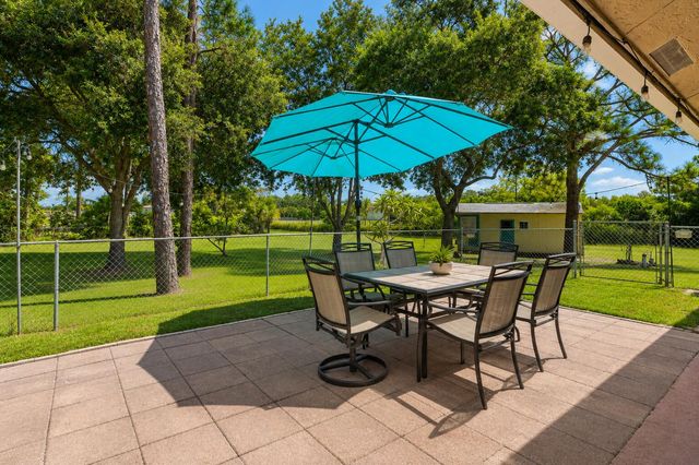 17037 92nd Lane N, Loxahatchee, FL 33470