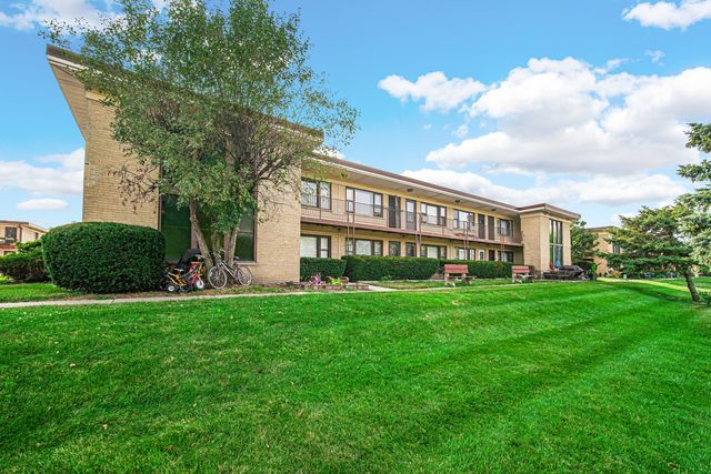 14 King Arthur Court 13, Northlake, IL 60164