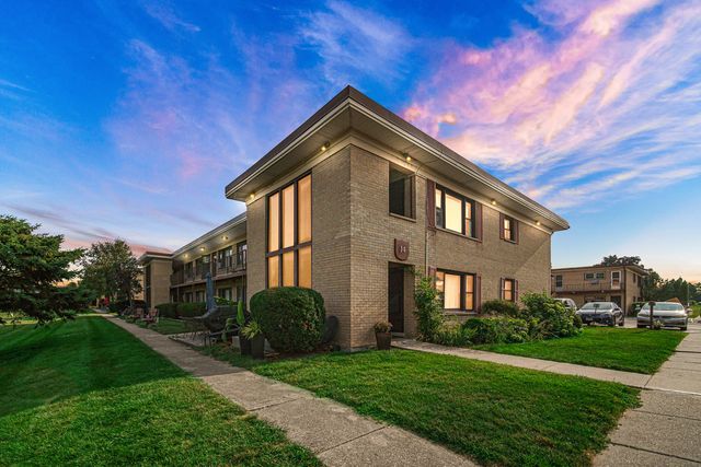14 King Arthur Court 13, Northlake, IL 60164