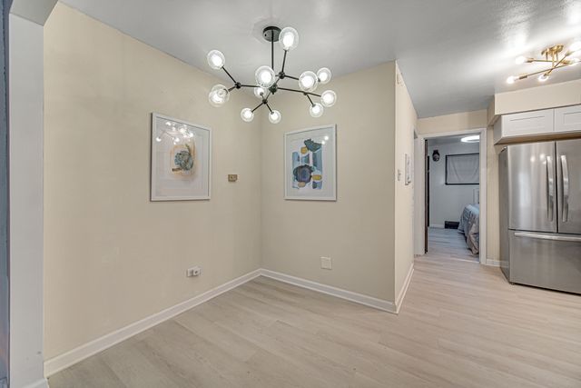 14 King Arthur Court 13, Northlake, IL 60164