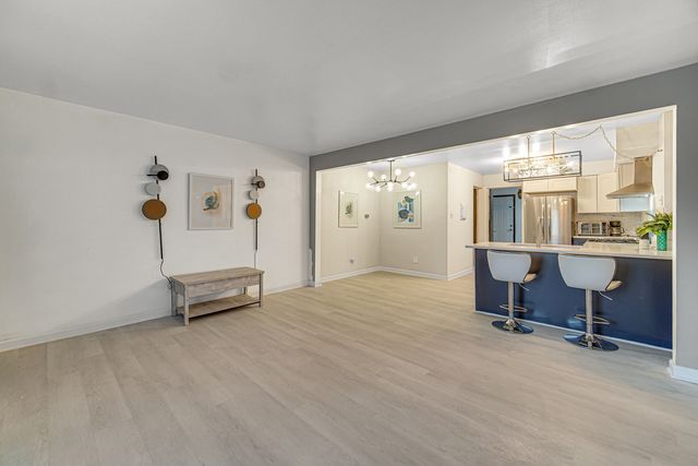 14 King Arthur Court 13, Northlake, IL 60164