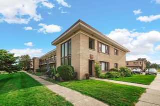 14 King Arthur Court 13, Northlake, IL 60164
