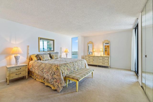 5510 N Ocean Drive 19c, Singer Island, FL 33404