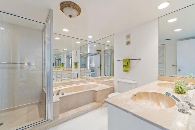 5510 N Ocean Drive 19c, Singer Island, FL 33404