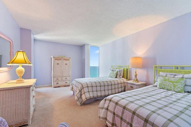 5510 N Ocean Drive 19c, Singer Island, FL 33404