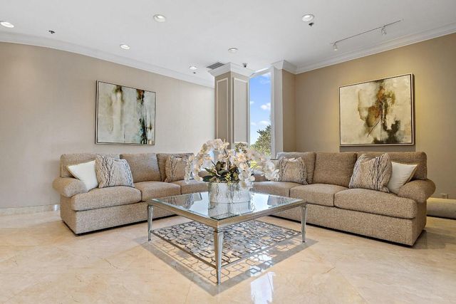 5510 N Ocean Drive 19c, Singer Island, FL 33404