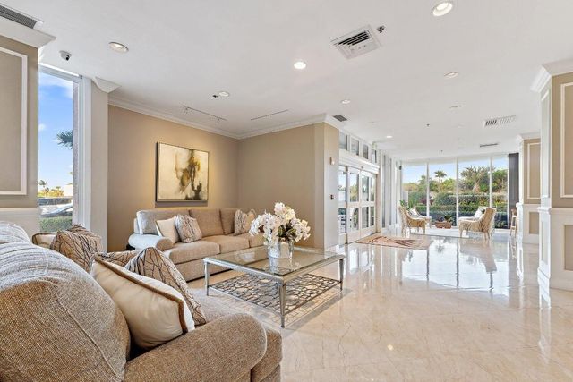 5510 N Ocean Drive 19c, Singer Island, FL 33404