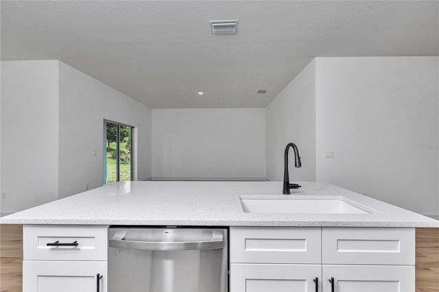 78 FAIRWAY CIRCLE, Umatilla, FL 32784