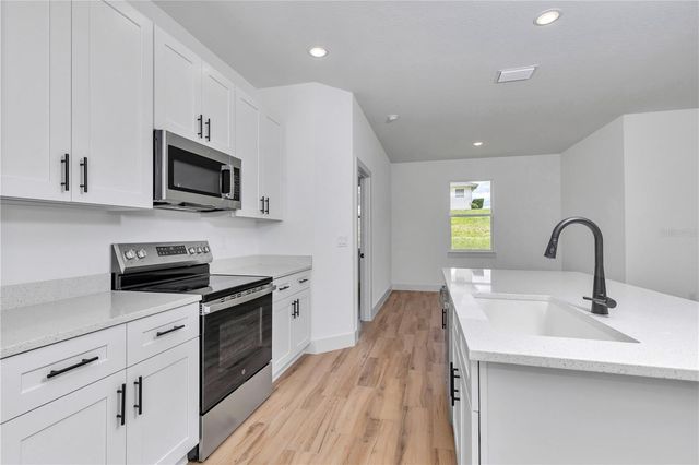 78 FAIRWAY CIRCLE, Umatilla, FL 32784