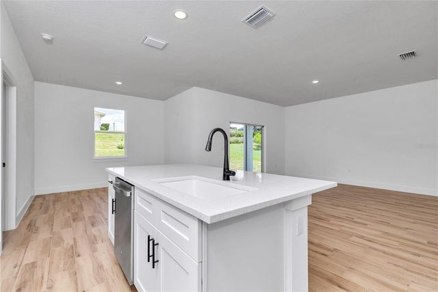 78 FAIRWAY CIRCLE, Umatilla, FL 32784