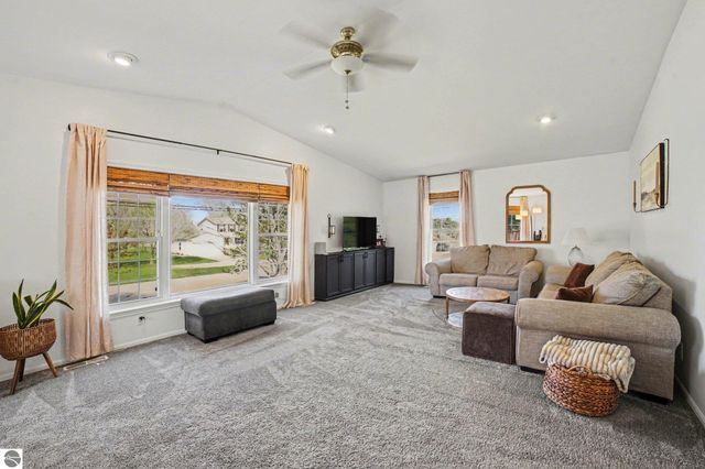 7818 N Luce Road, Alma, MI 48801