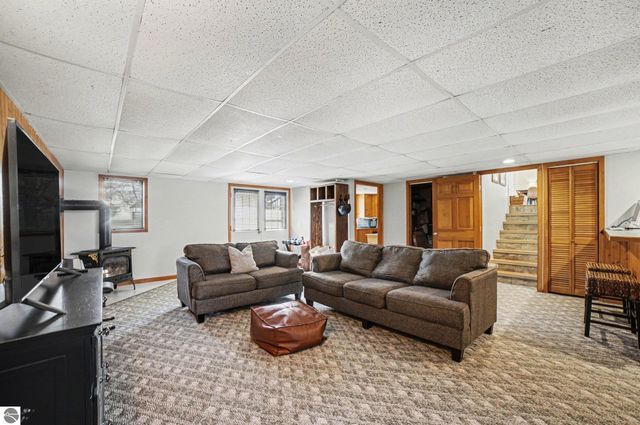7818 N Luce Road, Alma, MI 48801