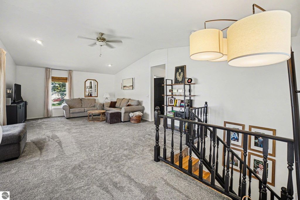 Image 10 of property listing at 7818 N Luce Road, Alma, MI 48801