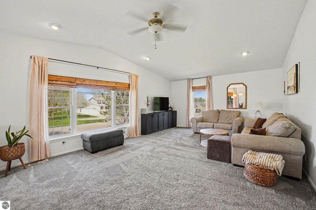 Image 12 of property listing at 7818 N Luce Road, Alma, MI 48801