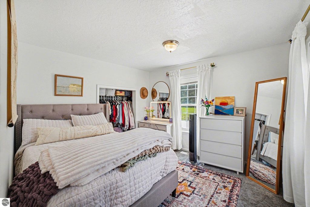 Image 14 of property listing at 7818 N Luce Road, Alma, MI 48801