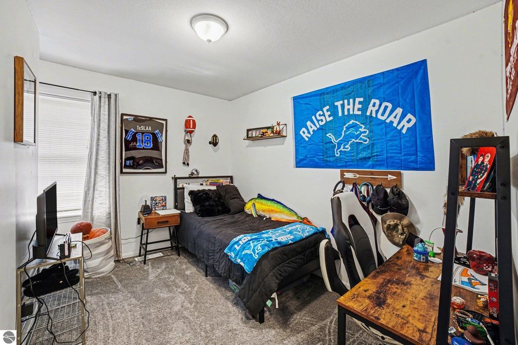 Image 15 of property listing at 7818 N Luce Road, Alma, MI 48801