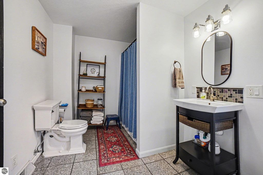 Image 16 of property listing at 7818 N Luce Road, Alma, MI 48801