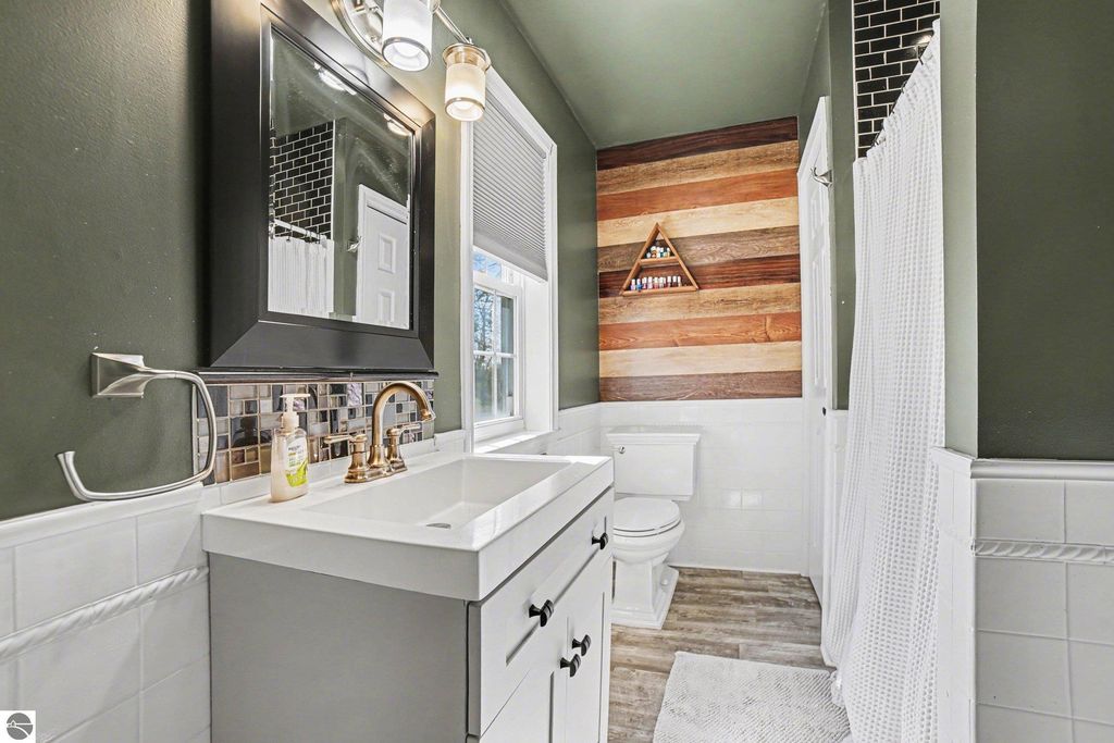 Image 17 of property listing at 7818 N Luce Road, Alma, MI 48801