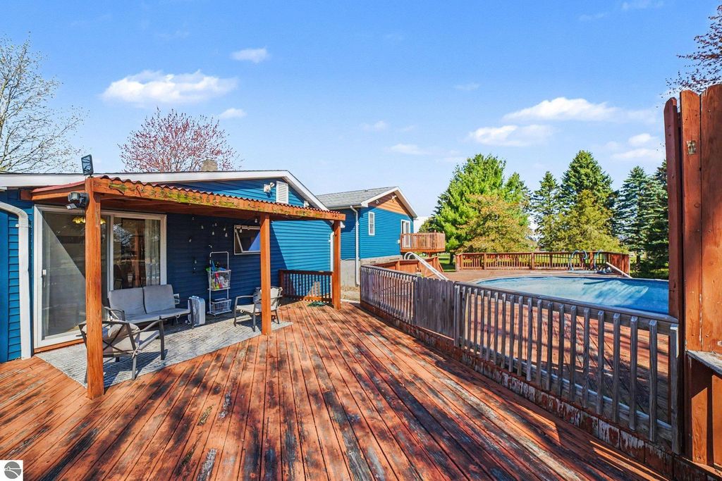 Image 29 of property listing at 7818 N Luce Road, Alma, MI 48801