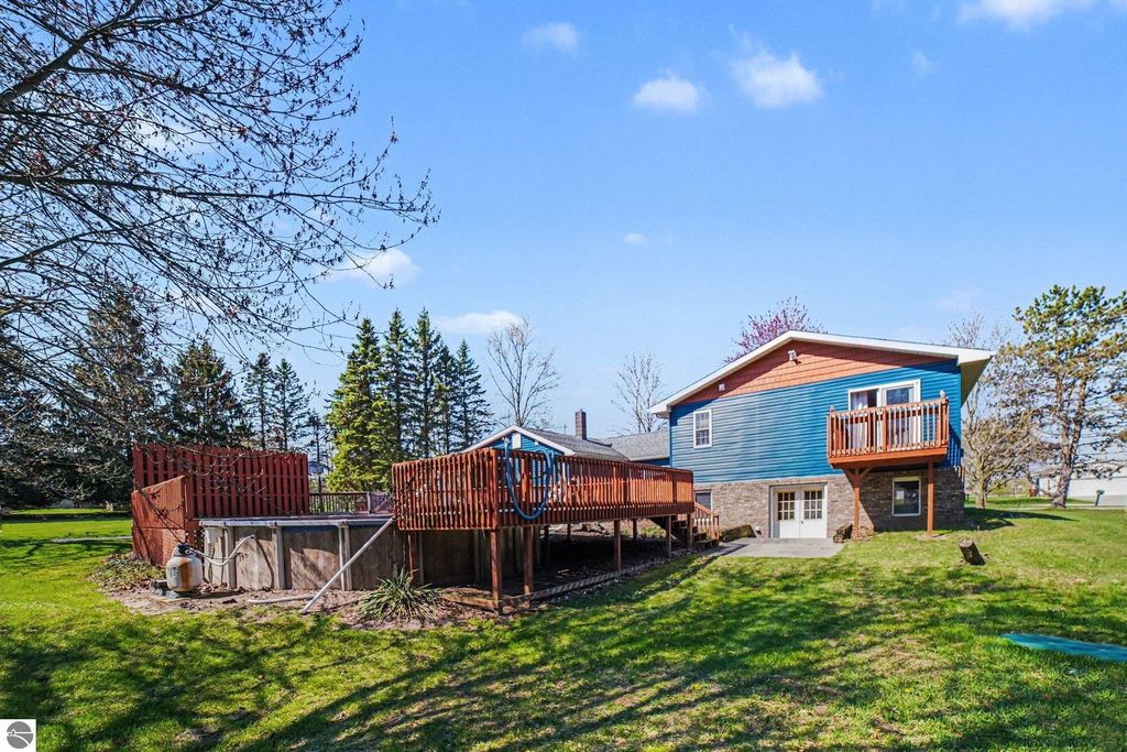 Image 31 of property listing at 7818 N Luce Road, Alma, MI 48801