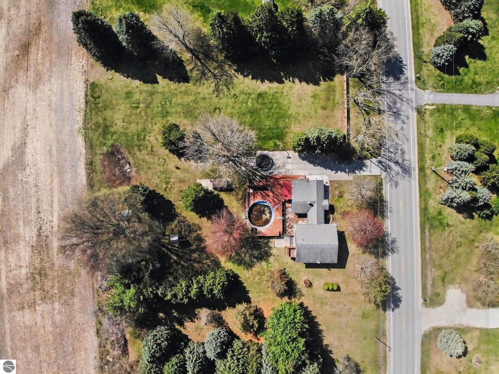 Image 36 of property listing at 7818 N Luce Road, Alma, MI 48801