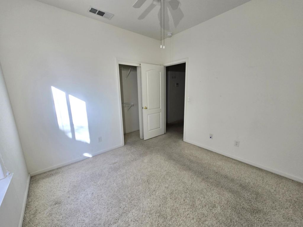 Image 17 of property listing at 10168 N Price Avenue, Fresno, CA 93730