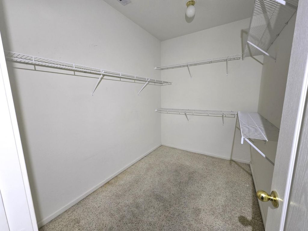 Image 21 of property listing at 10168 N Price Avenue, Fresno, CA 93730