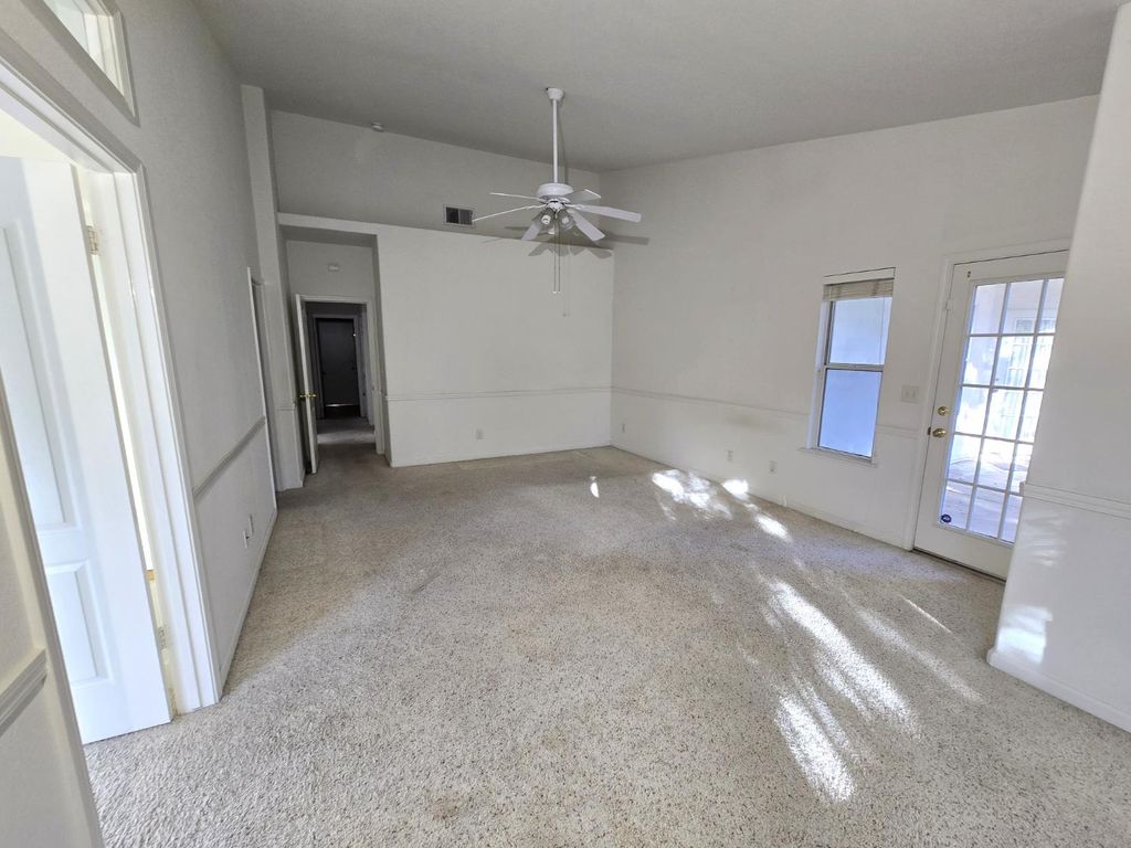 Image 22 of property listing at 10168 N Price Avenue, Fresno, CA 93730