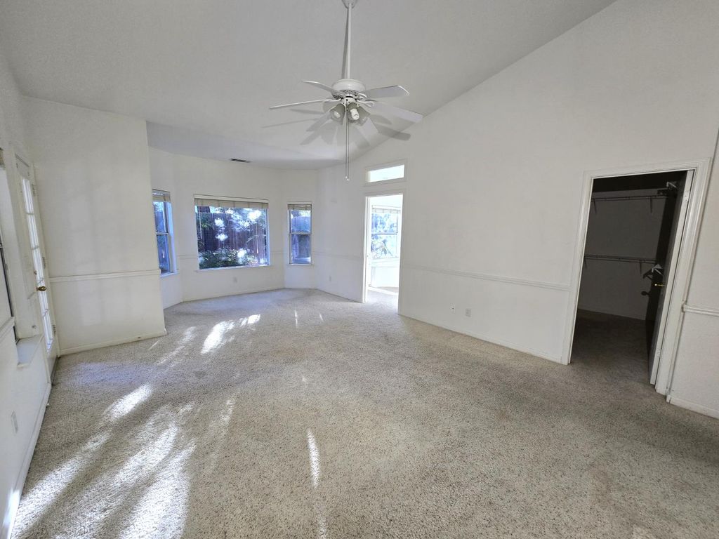 Image 23 of property listing at 10168 N Price Avenue, Fresno, CA 93730