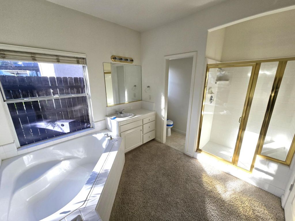 Image 25 of property listing at 10168 N Price Avenue, Fresno, CA 93730