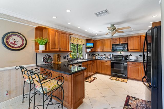 4158 NW 6th Street, Deerfield Beach, FL 33442