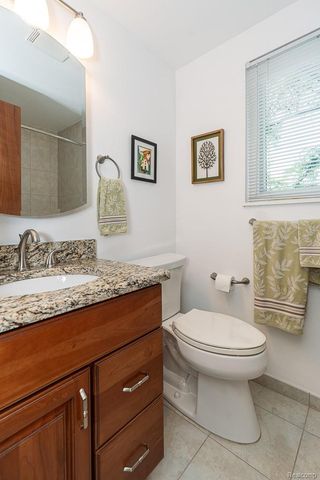 11678 Monsbrook Court, Sterling Heights, MI 48312