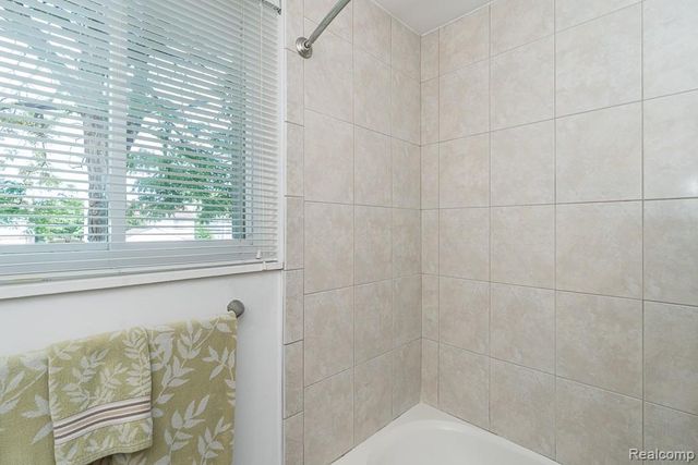 11678 Monsbrook Court, Sterling Heights, MI 48312