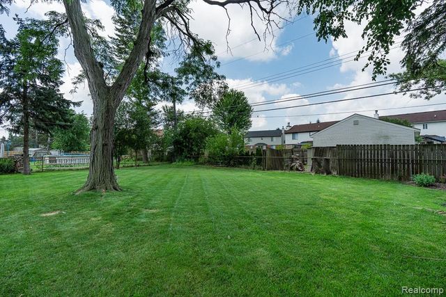11678 Monsbrook Court, Sterling Heights, MI 48312
