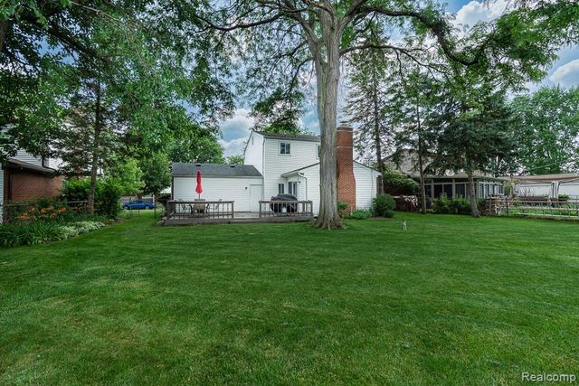 11678 Monsbrook Court, Sterling Heights, MI 48312